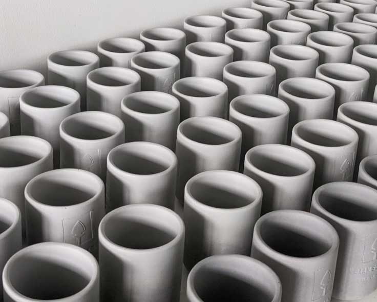 Fabrication série contenants béton bougies parfumées personnalisées
