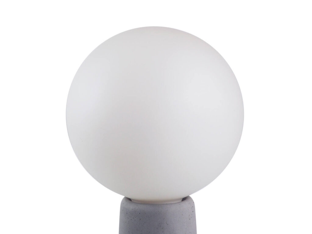 Lampe béton conique ampoule blanche